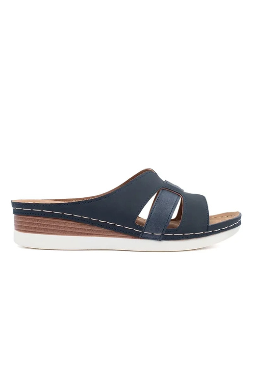 Bequeme Schlapfen mit niedrigem Keil...