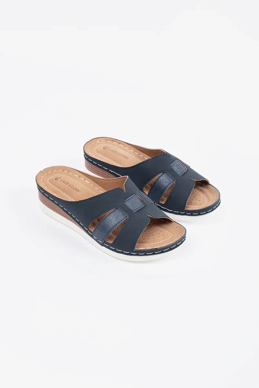 Bequeme Schlapfen mit niedrigem Keil...