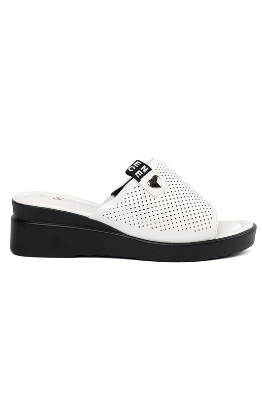 Luftige Pantoletten mit Plattform in... Luftige Pantoletten mit Plattform in...