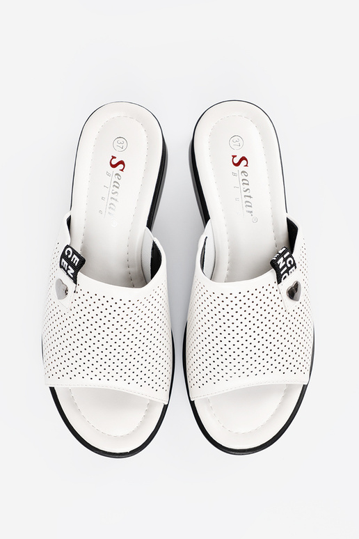 Luftige Pantoletten mit Plattform in... Luftige Pantoletten mit Plattform in...