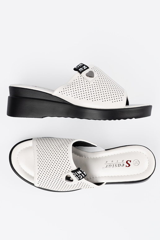 Luftige Pantoletten mit Plattform in... Luftige Pantoletten mit Plattform in...