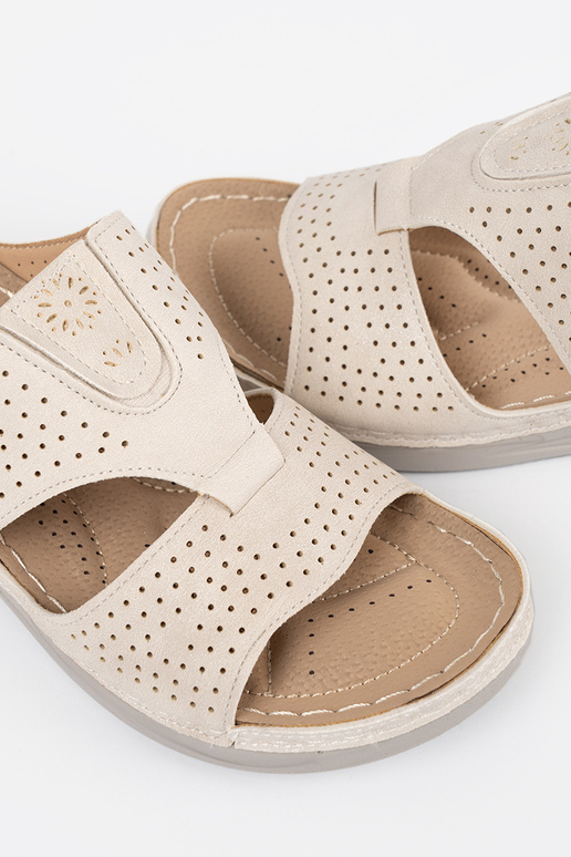 Bequeme Pantoletten mit Ausstattungen... Bequeme Pantoletten mit Ausstattungen...