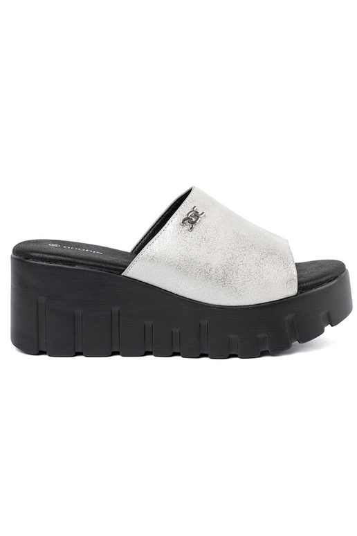 Pantoletten mit schwarzem Plateau in...