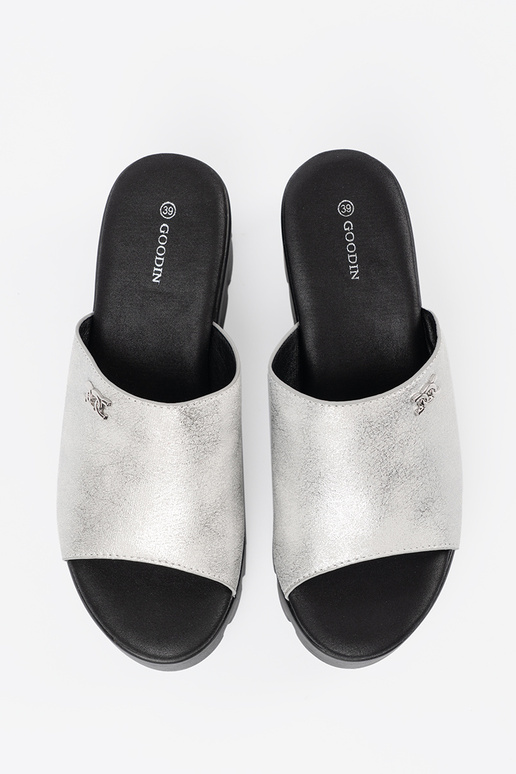 Pantoletten mit schwarzem Plateau in...