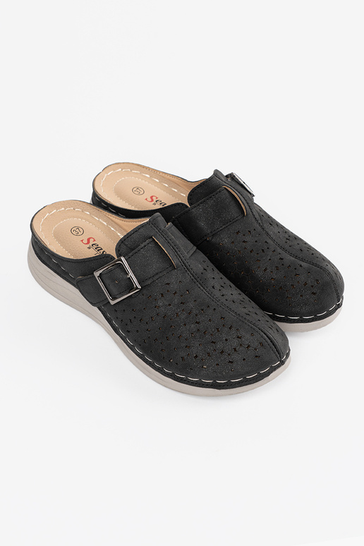 Pantoletten mit geschlossenen Zehen...