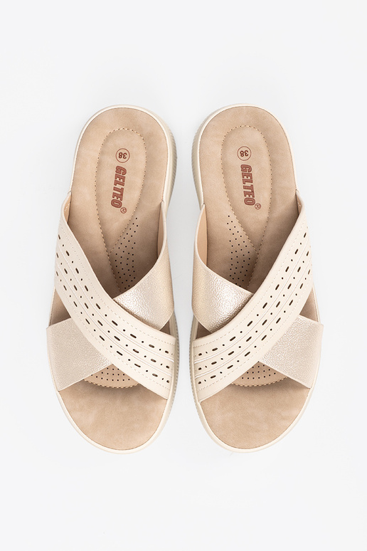 Pantoletten mit Plateau in... Pantoletten mit Plateau in...