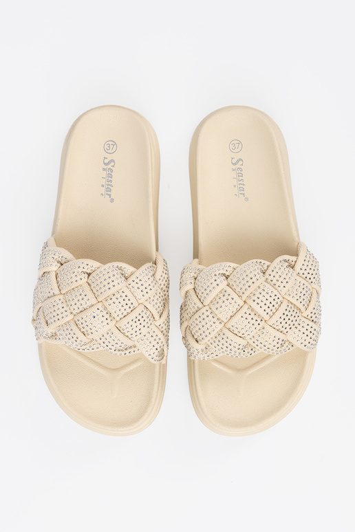 Schuhe mit Kristallen in leuchtendem...