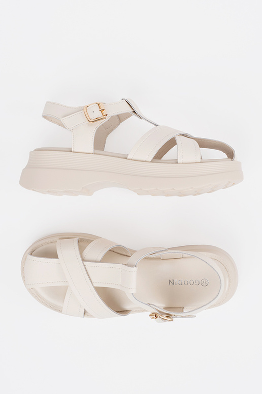 Elfenbeinfarbene Sandalen mit dicker... Elfenbeinfarbene Sandalen mit dicker...