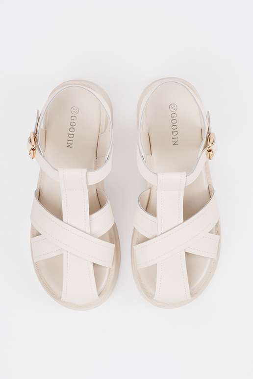 Elfenbeinfarbene Sandalen mit dicker... Elfenbeinfarbene Sandalen mit dicker...