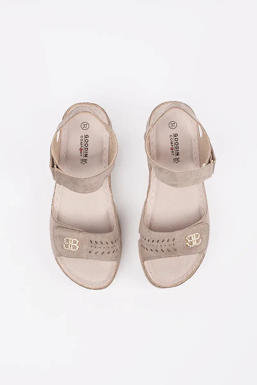 sandfarbene Sandalen für Frauen