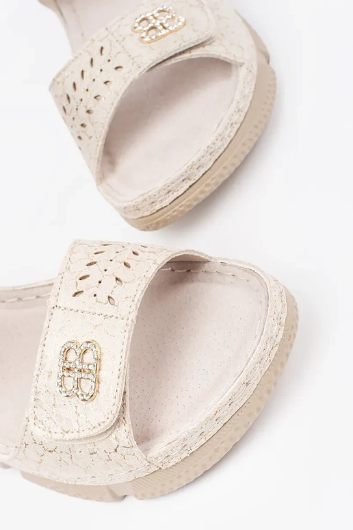 elfenbeinfarbene Sandalen für Frauen