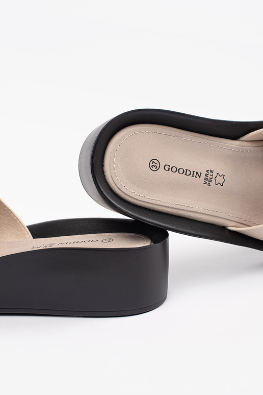 sandfarbene Slipper für Damen mit Kette