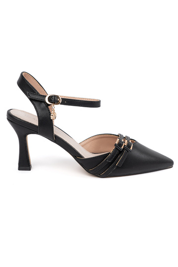 Hochhackige Schuhe in...