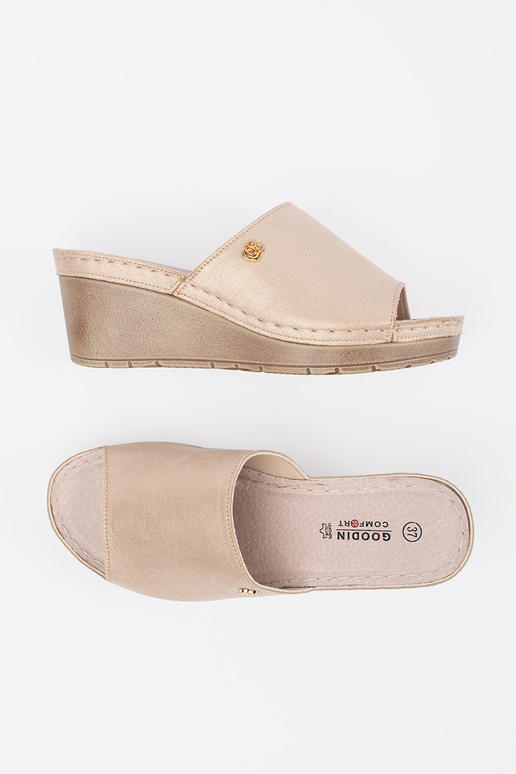 Goldfarbene Wedges für Damen Goldfarbene Wedges für Damen