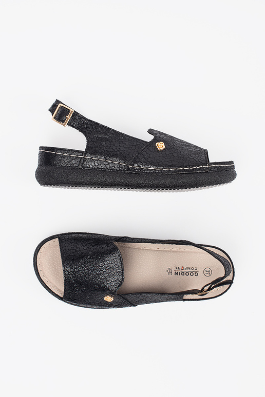 Sandfarbene durchbrochene Mokassins Sandfarbene durchbrochene Mokassins