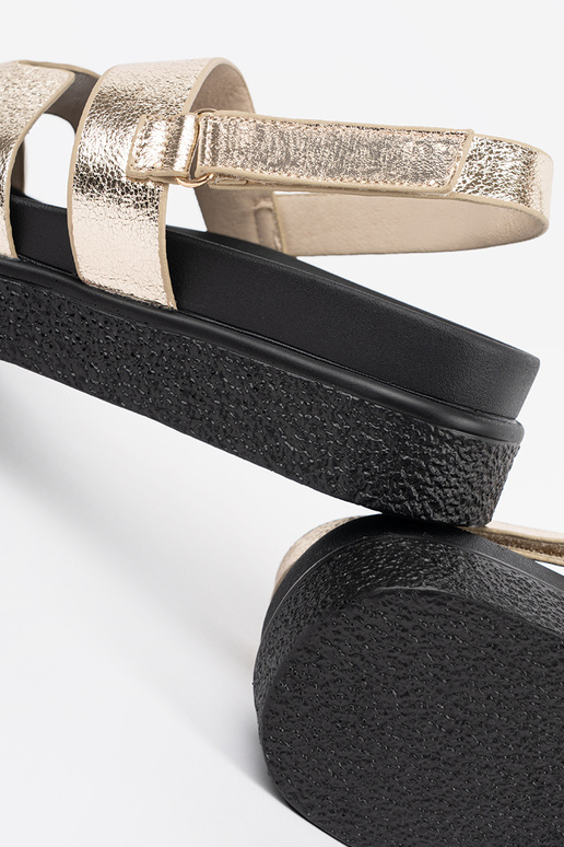 Klassische Sandalen mit Plattform in...