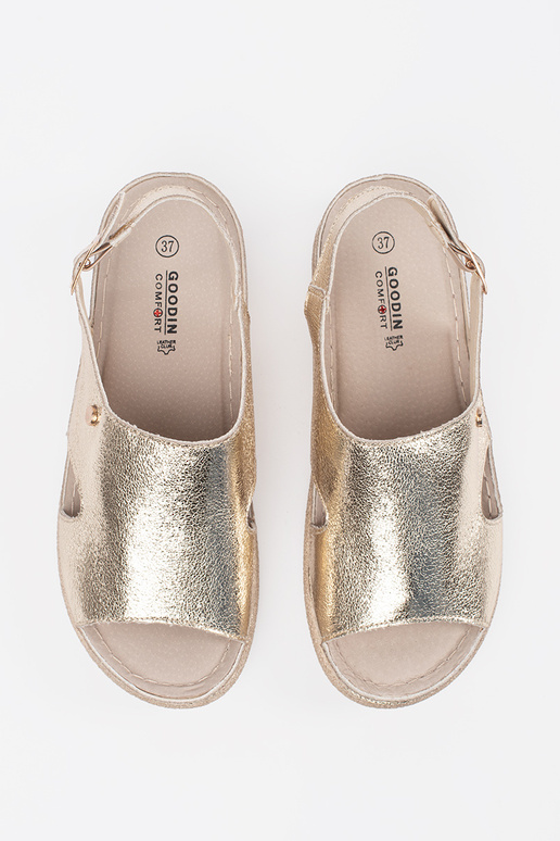 goldfarbene flache Sandalen mit Schnalle goldfarbene flache Sandalen mit Schnalle