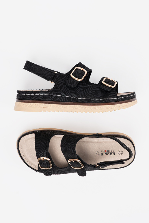 Schwarze Sandalen mit goldenen Elementen Schwarze Sandalen mit goldenen Elementen