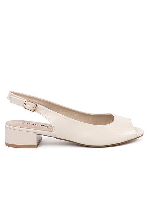 Elfenbeinfarbene elegante Sandalen... Elfenbeinfarbene elegante Sandalen...