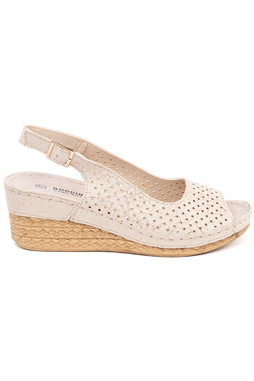 Durchbrochene Sandalen in...