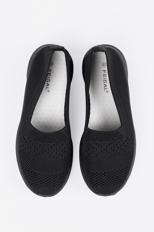 Schwarze Sportschuhe im Slipper-Modell