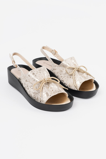 Elfenbeinfarbene Sandalen 2