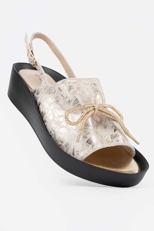 Elfenbeinfarbene Sandalen Elfenbeinfarbene Sandalen