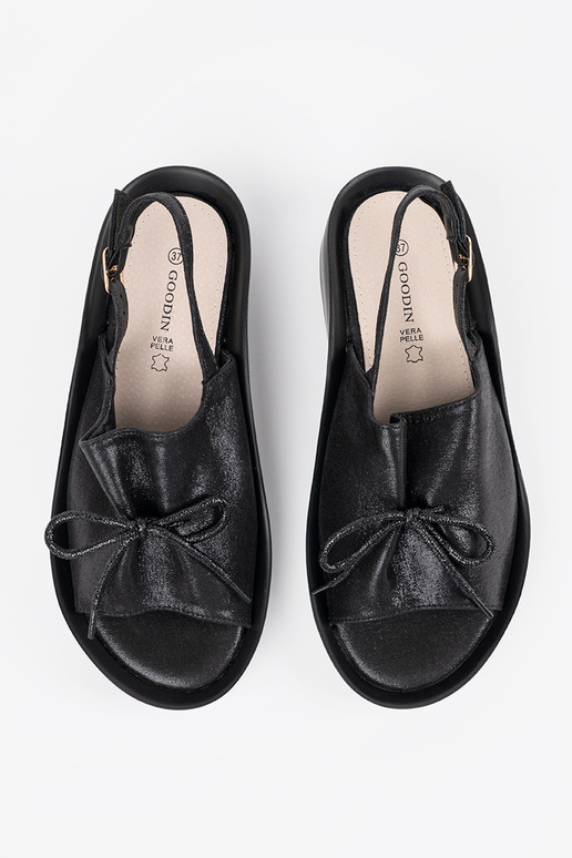 Schwarze Damen-Sandalen auf Plattform... Schwarze Damen-Sandalen auf Plattform...