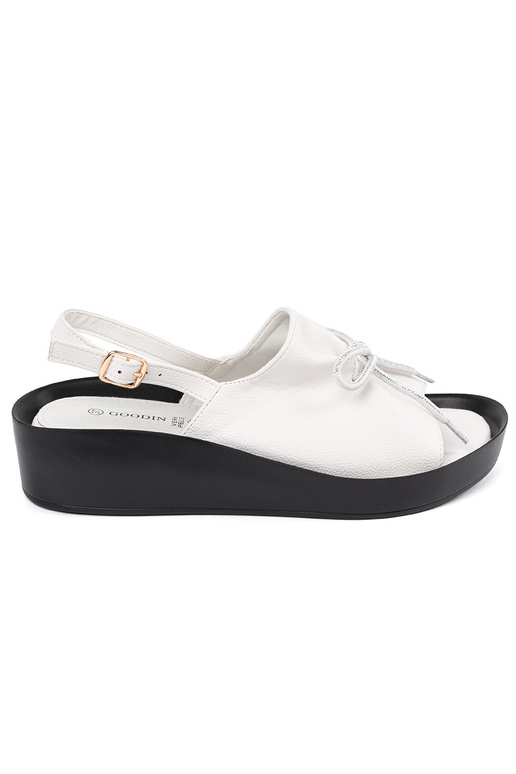 Weiße Damen-Sandalen auf Plattform... Weiße Damen-Sandalen auf Plattform...