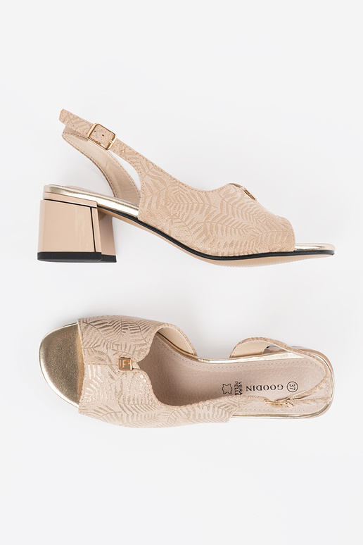 Sandfarbene Damen-Sandalen auf hohen... Sandfarbene Damen-Sandalen auf hohen...