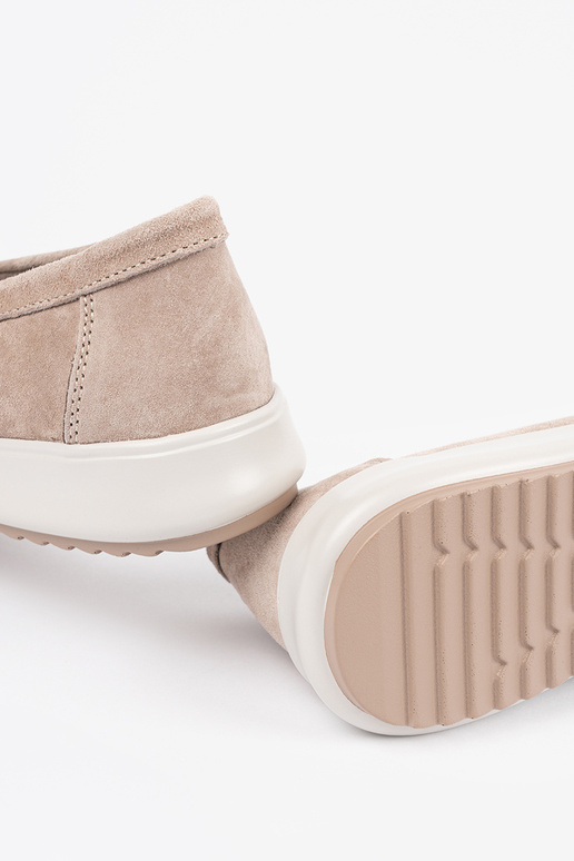 Beige Mokassins aus natürlichem Leder Beige Mokassins aus natürlichem Leder