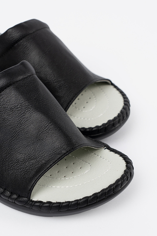 Damen-Hausschuhe mit Leder-Einsätzen...