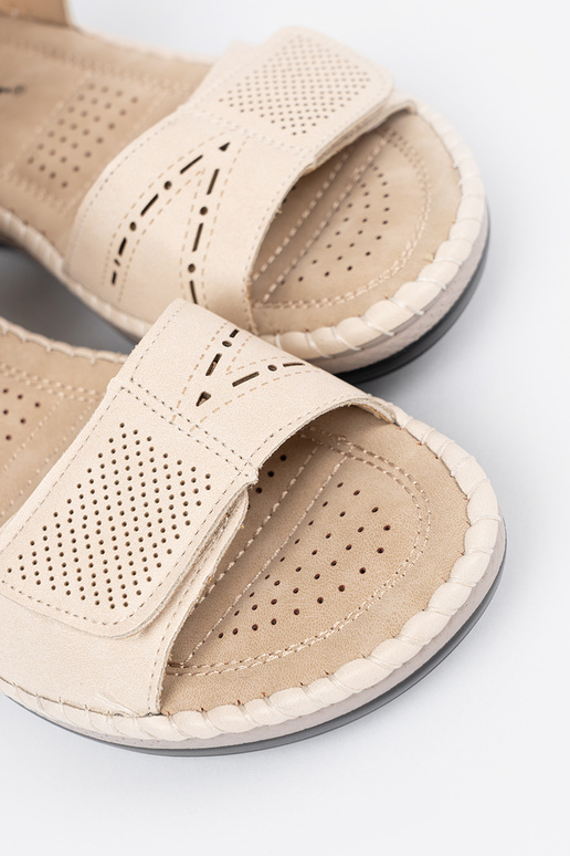 Helle Damen-Sandalen in Elfenbeinfarbe