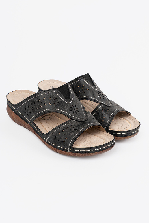 Hausschuhe mit Plateau in schwarzer... Hausschuhe mit Plateau in schwarzer...