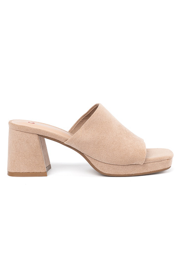 Damenpantoletten auf hohen...