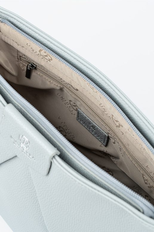 Handheld auf dem Seitenstreifen Blau