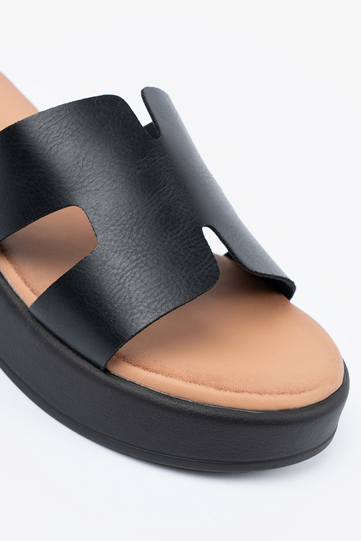 Schwarze Damen-Pantoletten mit Plattform Schwarze Damen-Pantoletten mit Plattform