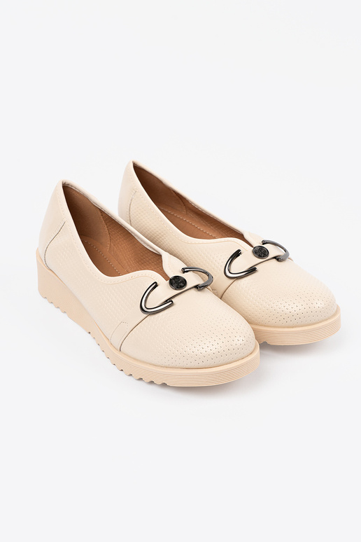 Wedges mit dekorativer Schnalle Wedges mit dekorativer Schnalle