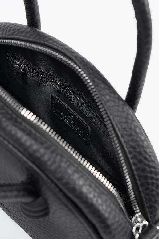 Schwarze Geldbörse mit Riemen