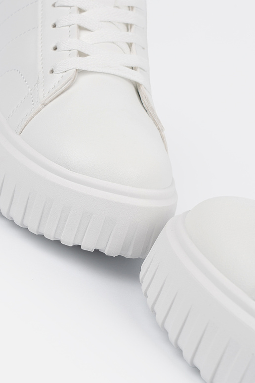 Weiße Sportschuhe im Stil mit...