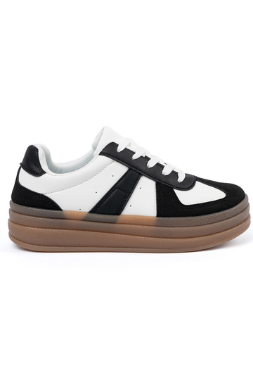 Schwarz-weiße Sportschuhe...