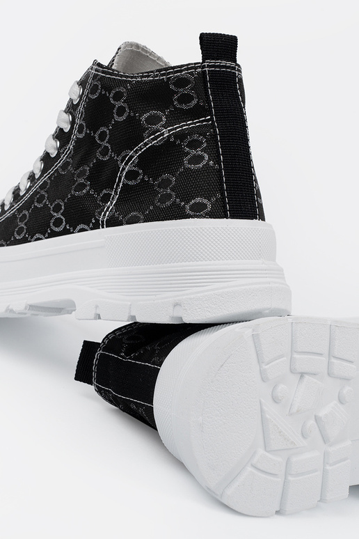 Schwarze Schuhe mit Schnürsenkeln und...