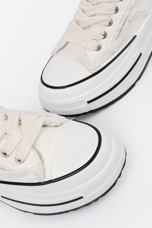 Weiße Damen Schuhe mit Plattform Weiße Damen Schuhe mit Plattform