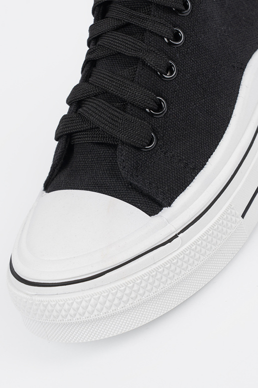 Schwarze Damen Schuhe mit weißer Sohle Schwarze Damen Schuhe mit weißer Sohle