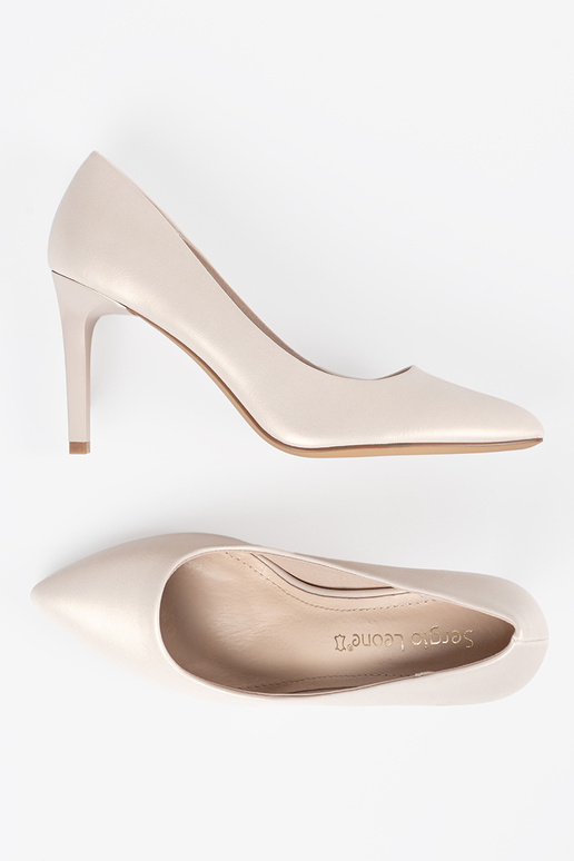 Helle sandfarbene klassische High Heels