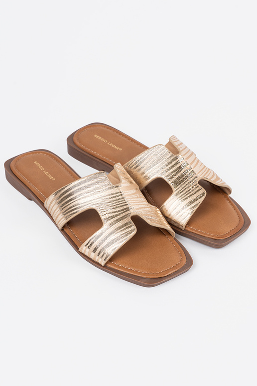 Goldene Hausschuhe mit quadrater Spitze Goldene Hausschuhe mit quadrater Spitze