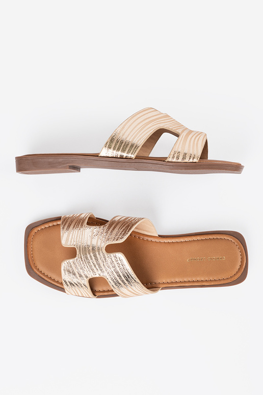 Goldene Hausschuhe mit quadrater Spitze Goldene Hausschuhe mit quadrater Spitze