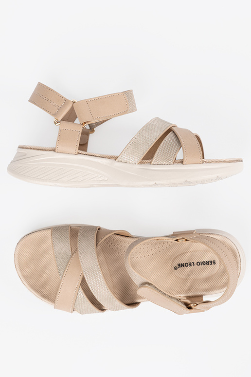 Schwarze Sandalen mit silbernen... Schwarze Sandalen mit silbernen...