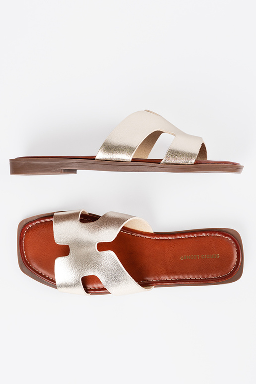 Helle goldfarbene Hausschuhe mit...