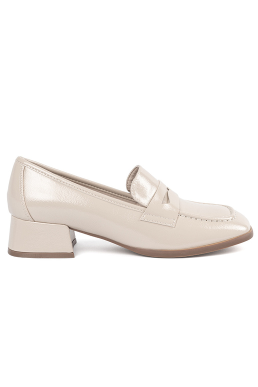 Helle sandfarbene Damen Schuhe im... Helle sandfarbene Damen Schuhe im...